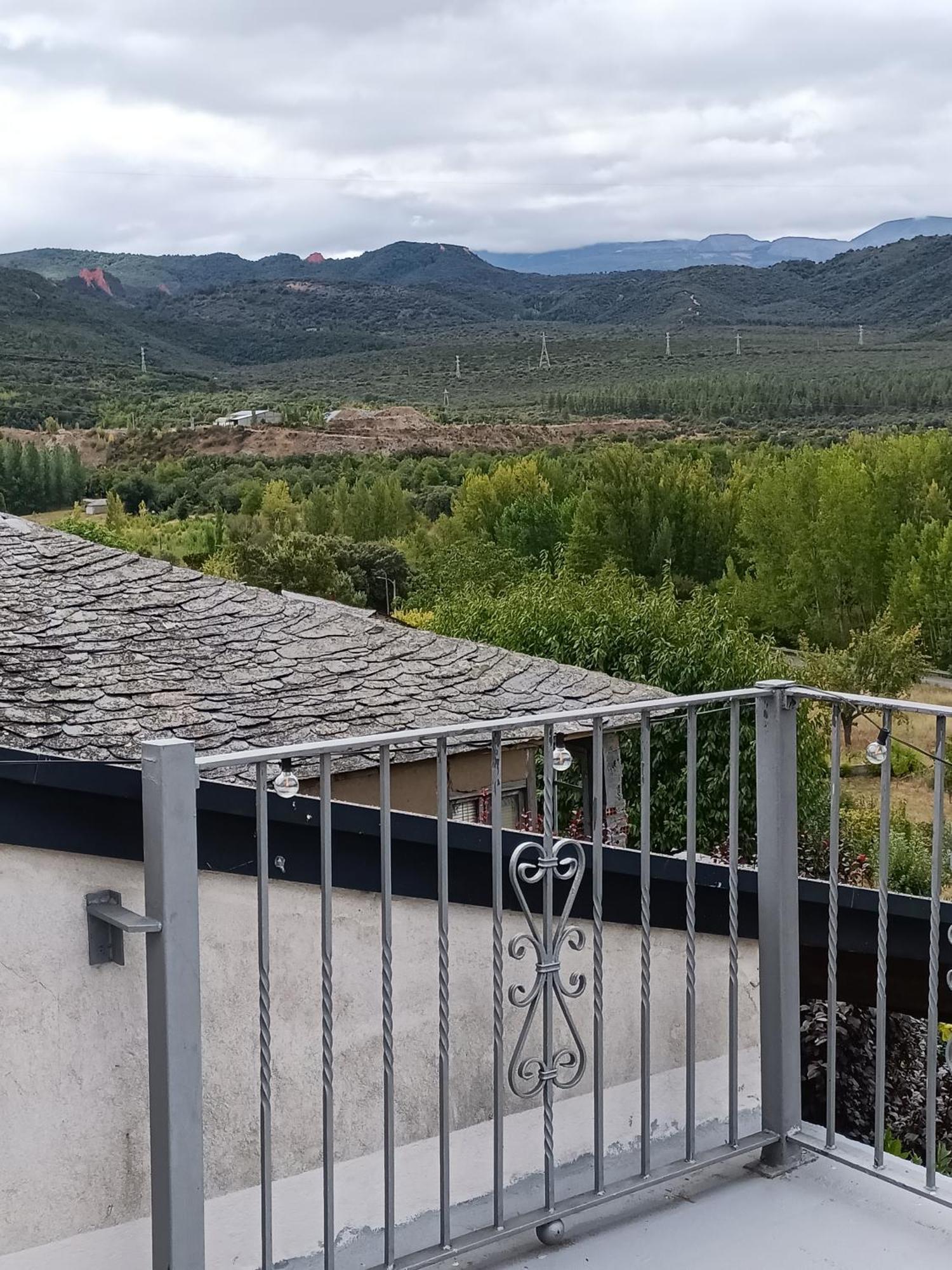 Casa Do Eiro * Lago de Carucedo